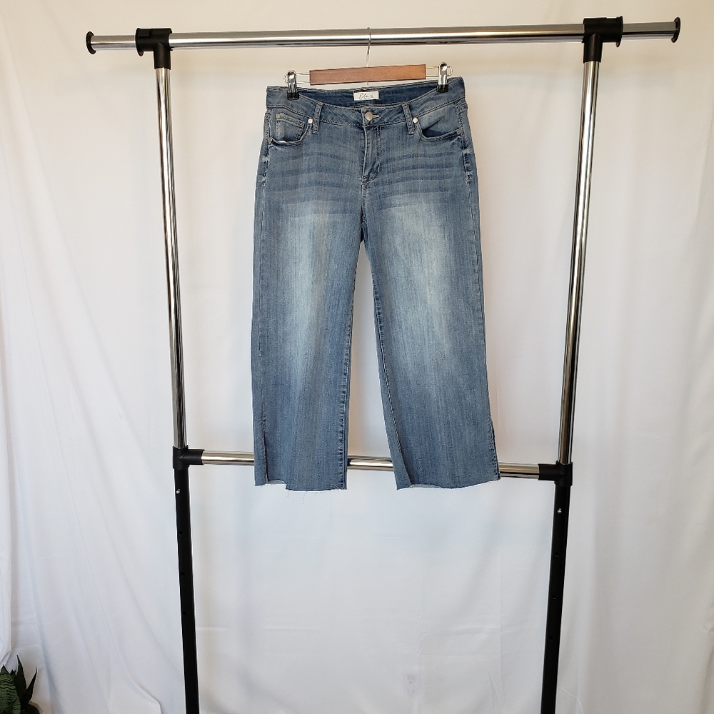 NWOT Elan Cropped Jeans